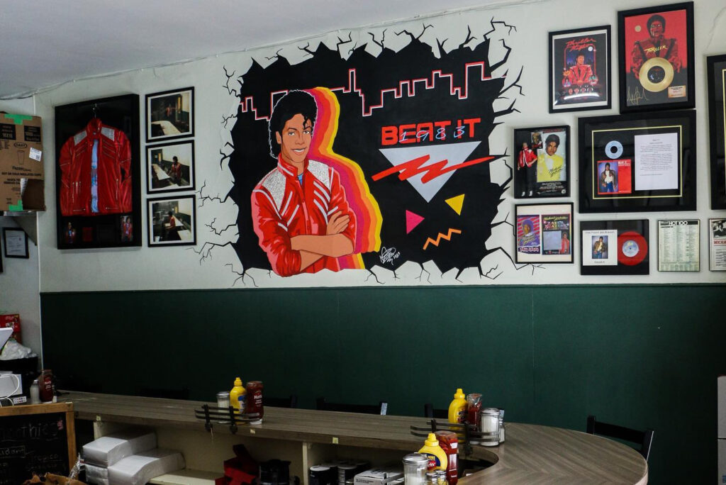 Mural Beat It